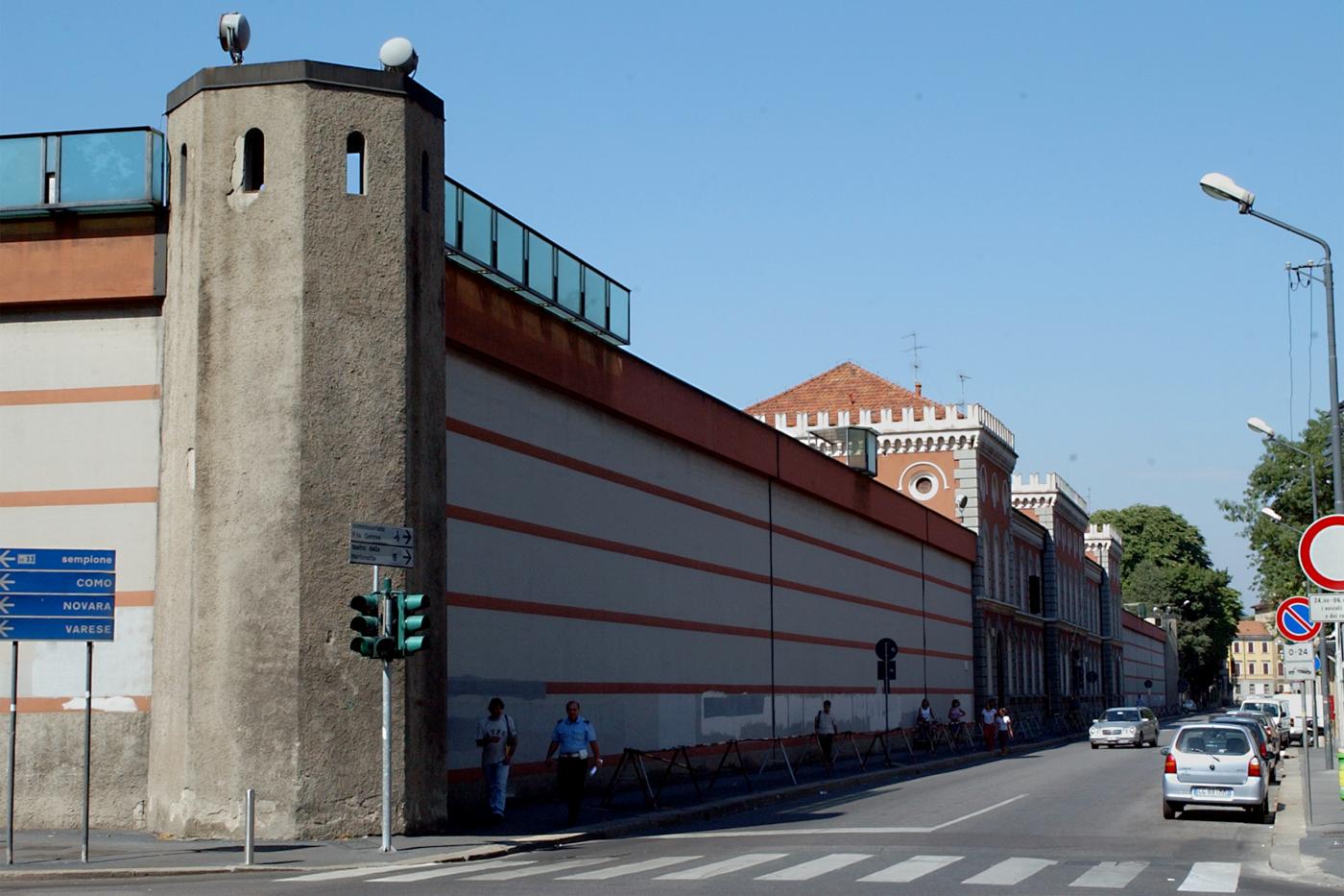 I mille fantasmi del carcere di San Vittore: 'Vivere qui è inumano'